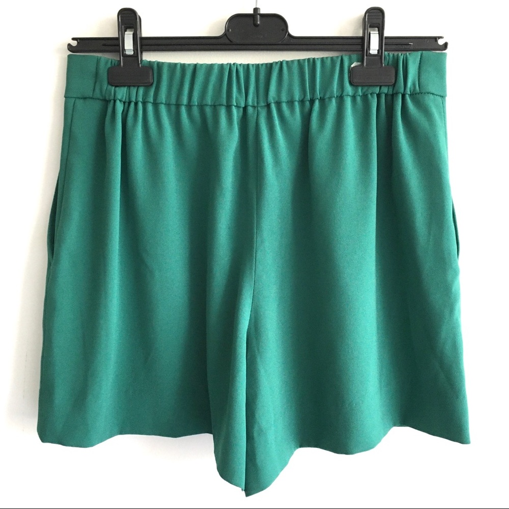 (SOLD) ARITZIA Babaton High Rise Shorts Green 6 - Picture 4 of 5